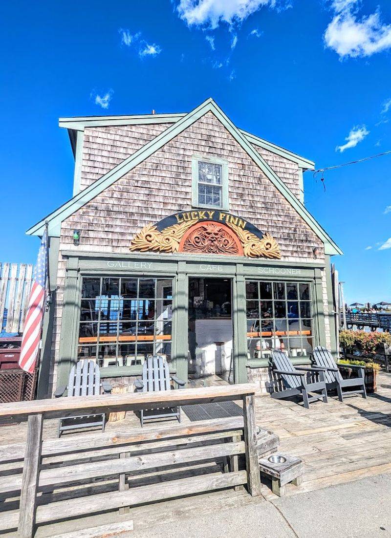 A Cafe With Roots in the South Shore Community A Cafe With Roots in the South Shore Community
