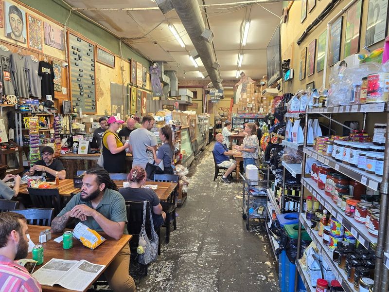 A Deli That Feels Like It Belongs in Two Cities at Once A Deli That Feels Like It Belongs in Two Cities at Once