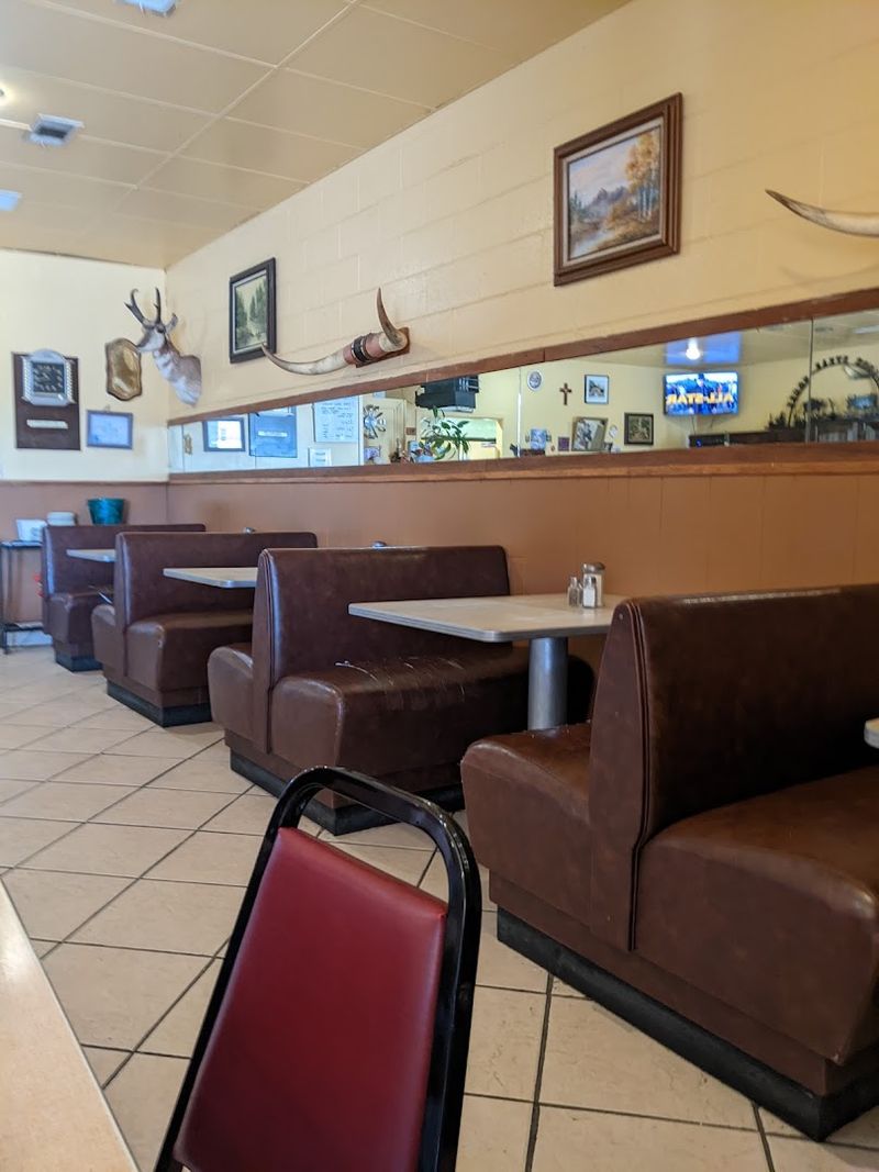 A Diner Frozen in the Best Way Possible A Diner Frozen in the Best Way Possible