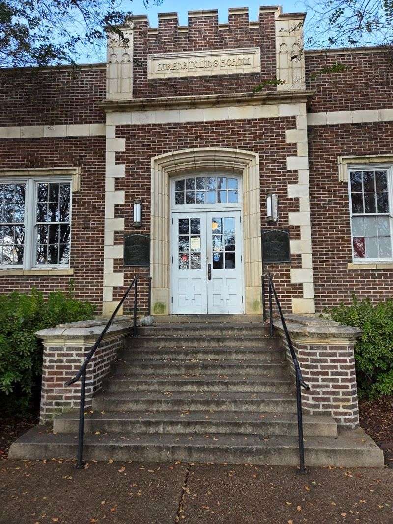 A Former School Building That Became a Seafood Destination A Former School Building That Became a Seafood Destination