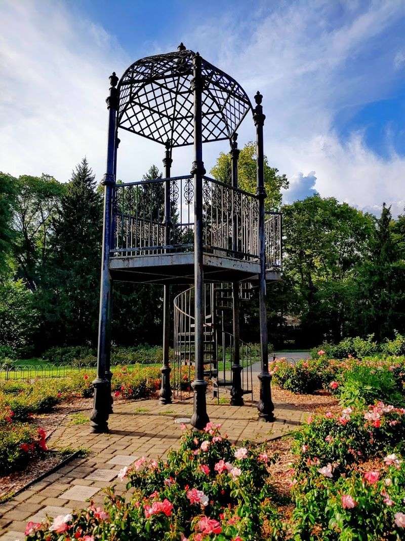 A Garden That Goes Way Beyond Roses A Garden That Goes Way Beyond Roses