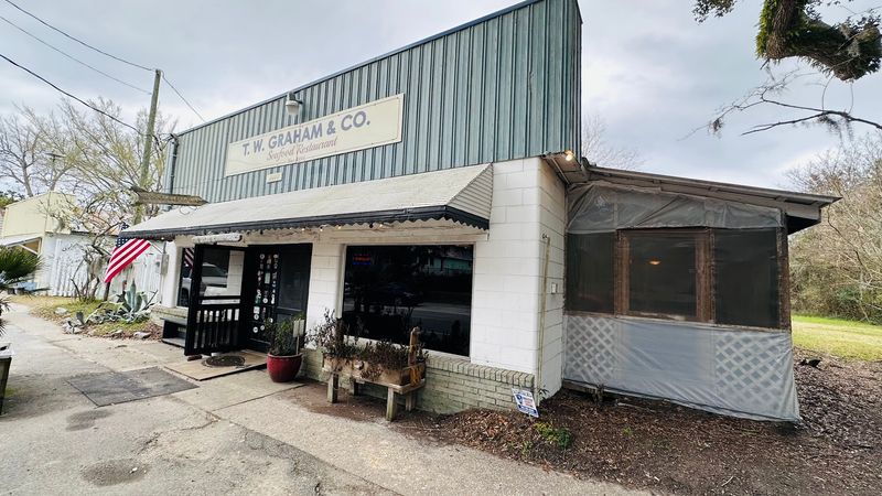 A General Store Turned Seafood Institution A General Store Turned Seafood Institution