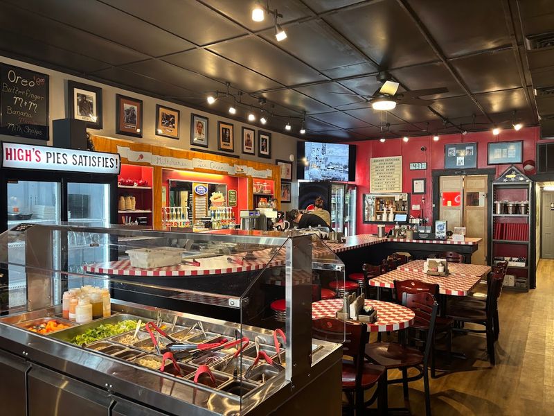 A Mountain Town Diner That Feels Frozen in Time A Mountain Town Diner That Feels Frozen in Time