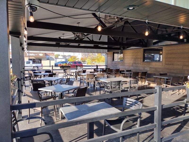 A Patio That Makes Summer Dining Feel Special A Patio That Makes Summer Dining Feel Special