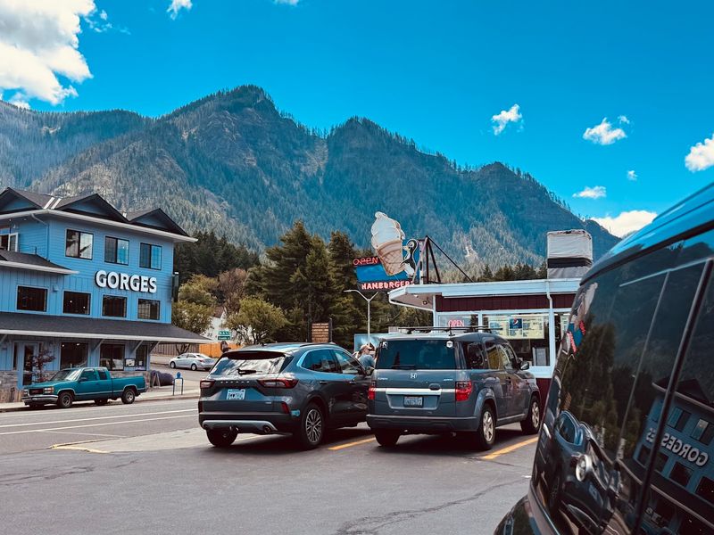 A Stop That Fits Naturally Into Gorge Adventures A Stop That Fits Naturally Into Gorge Adventures