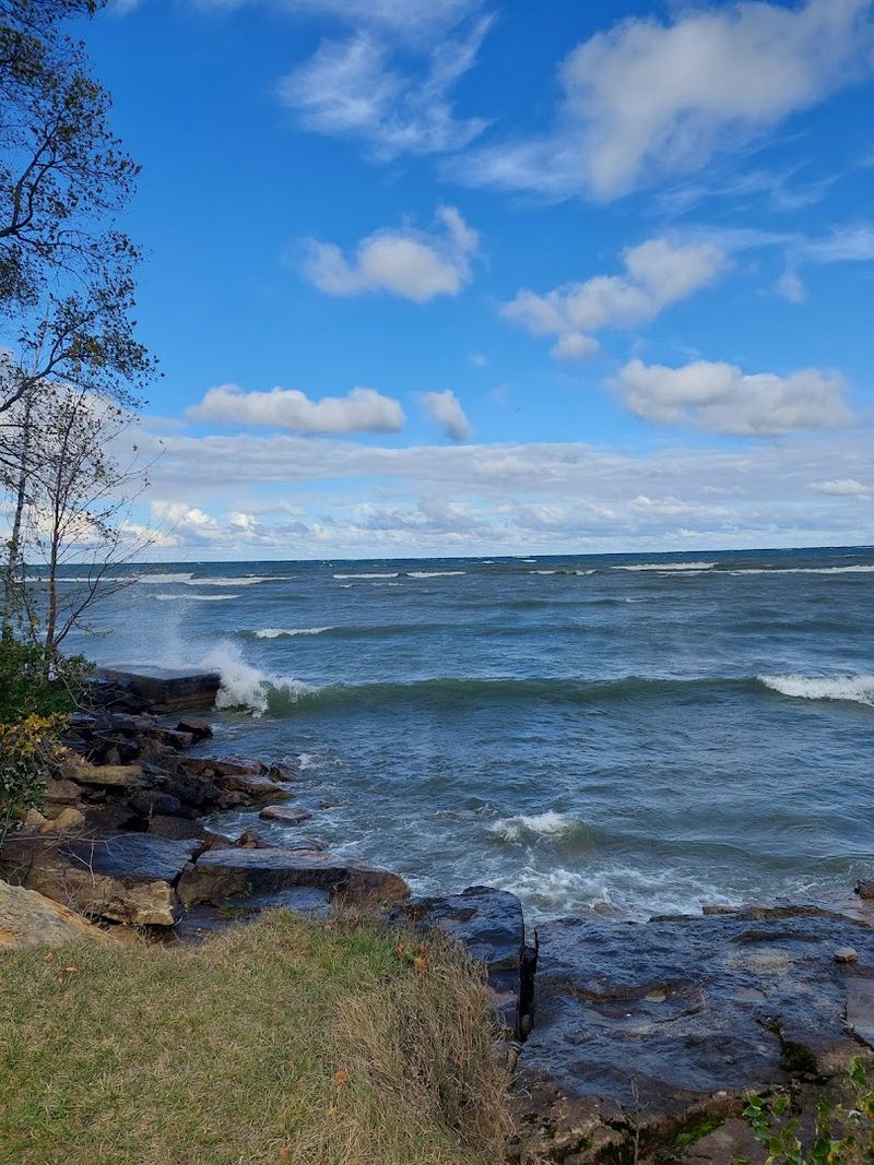 A shoreline that changes the mood A shoreline that changes the mood