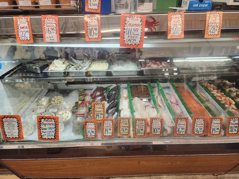 Alex's Seafood Restaurant & Retail, New Castle, Delaware