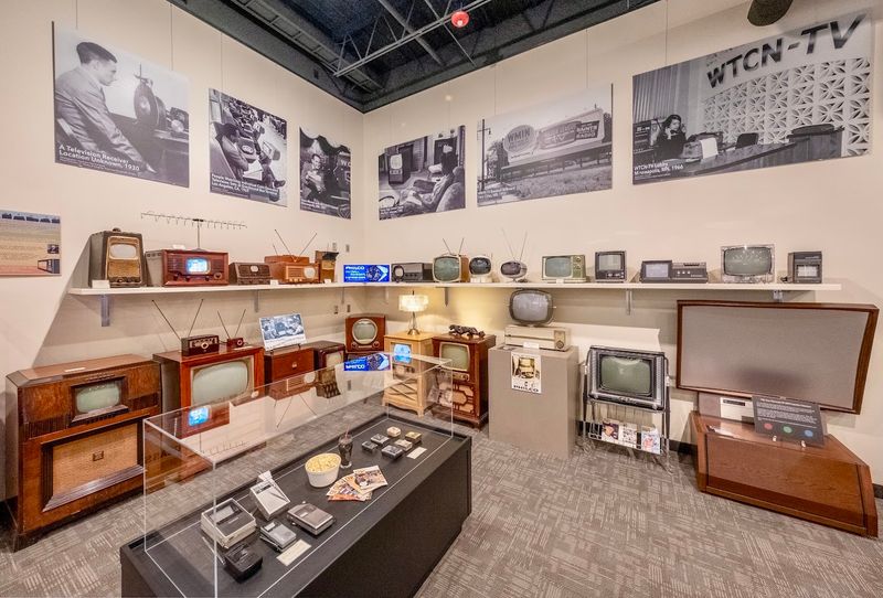 An Impressive Early Television Collection That Covers Decades of Change An Impressive Early Television Collection That Covers Decades of Change