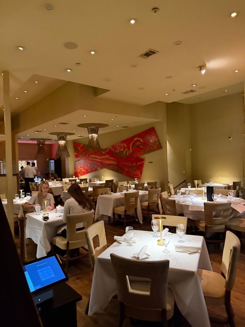An Interior That Sets the Mood Before the First Bite An Interior That Sets the Mood Before the First Bite