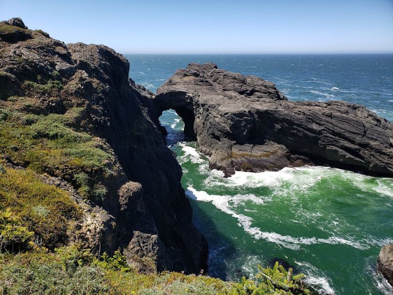 Arch Rock: Drama Right Off the Highway Arch Rock: Drama Right Off the Highway
