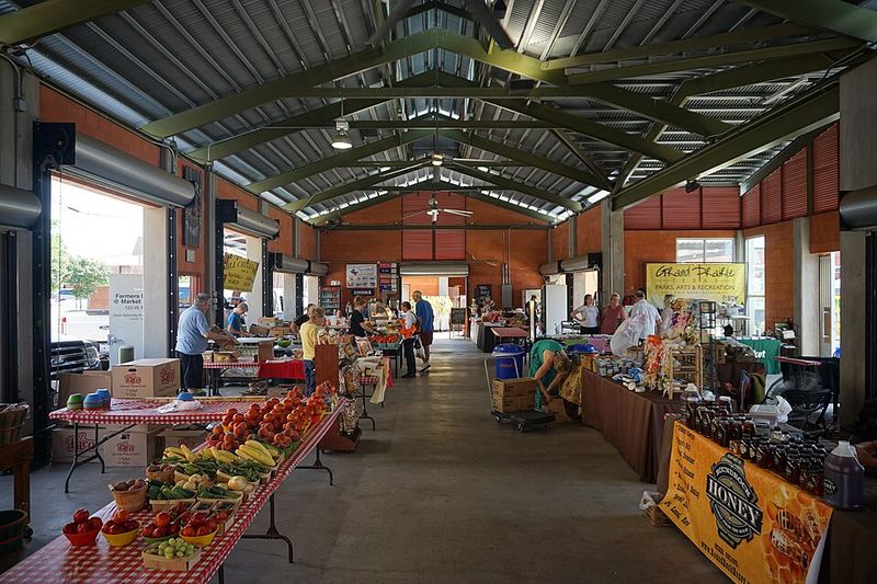 Attend a Local Farmers Market Attend a Local Farmers Market