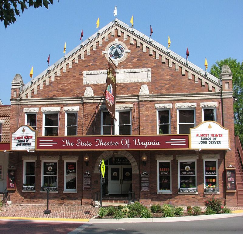 Barter Theatre Across the Street and the Cultural Life of Abingdon Barter Theatre Across the Street and the Cultural Life of Abingdon