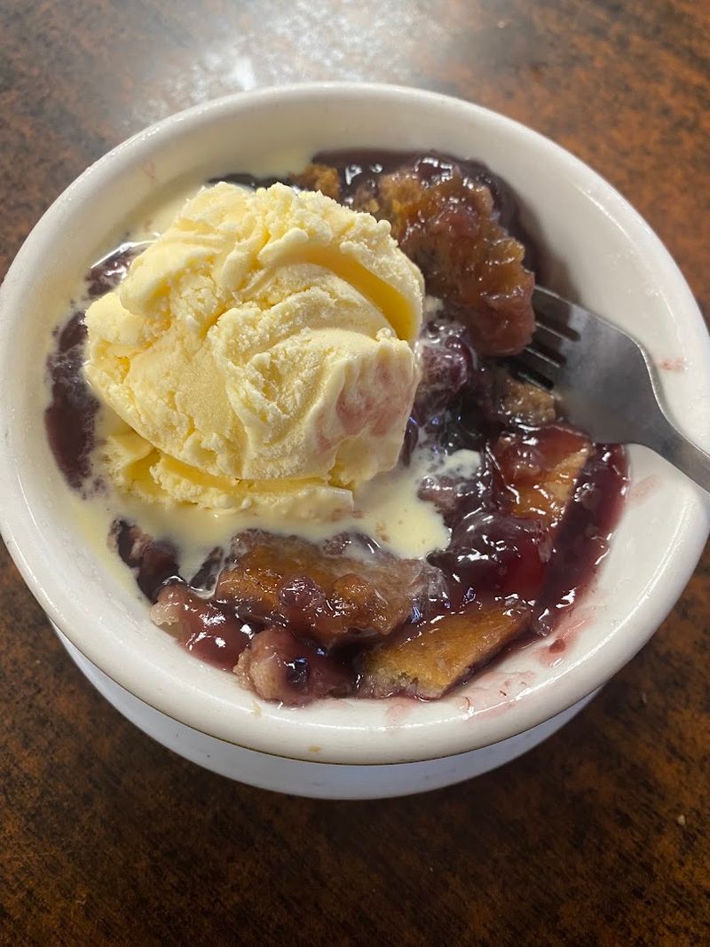 Blackberry Cobbler: The Dessert You Did Not Plan For