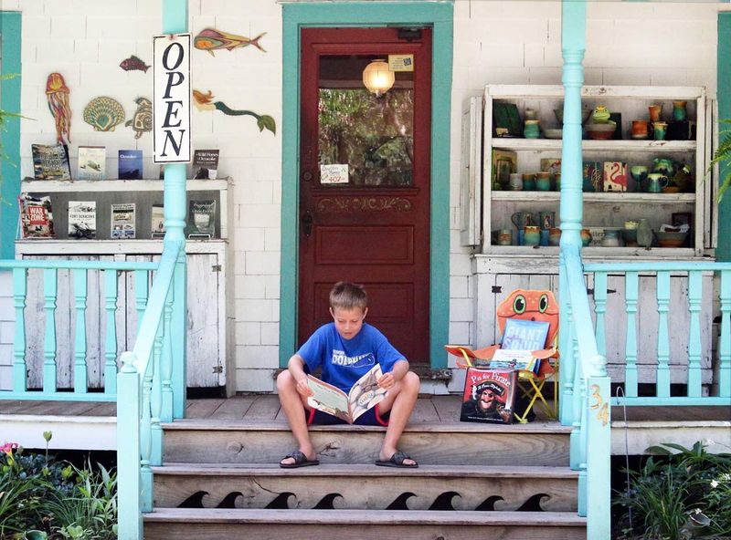 Books to Be Red -- Ocracoke Books to Be Red -- Ocracoke