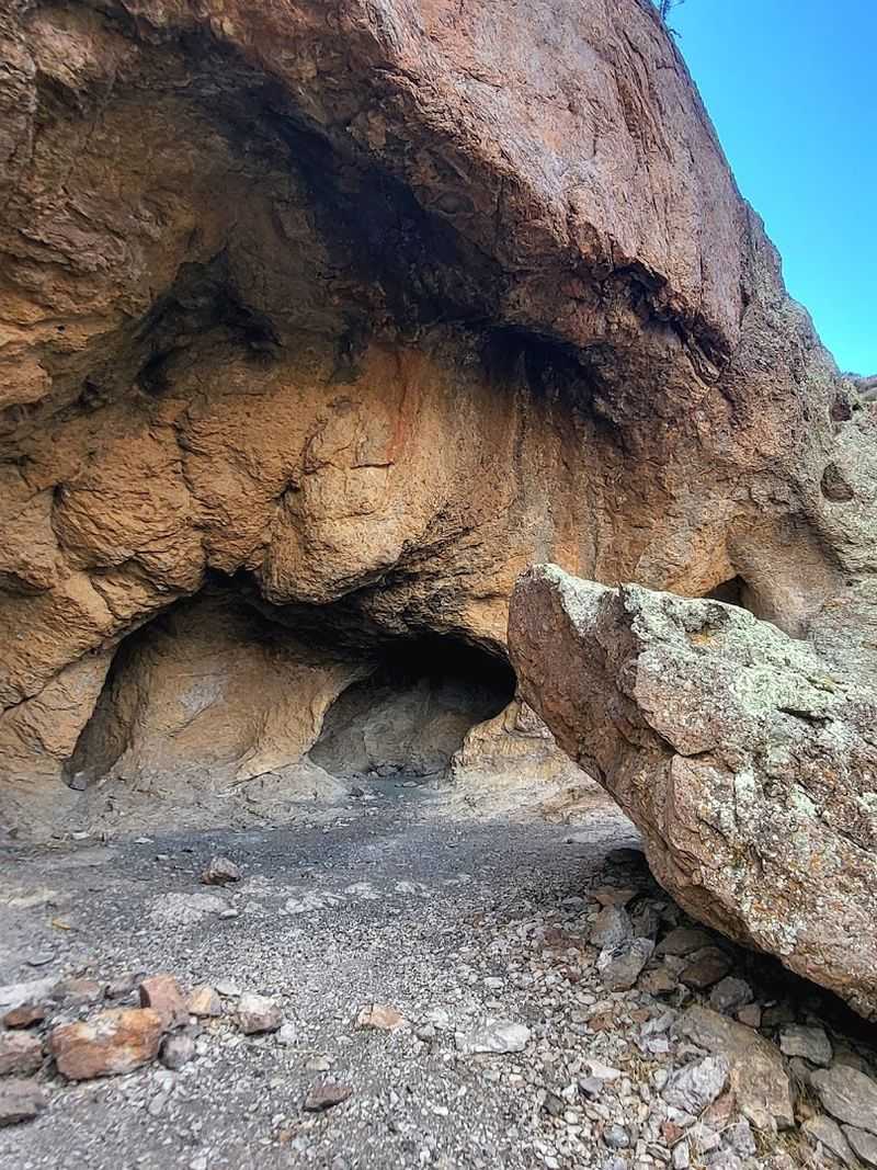 Bouldering and Free Climbing at the Top Bouldering and Free Climbing at the Top