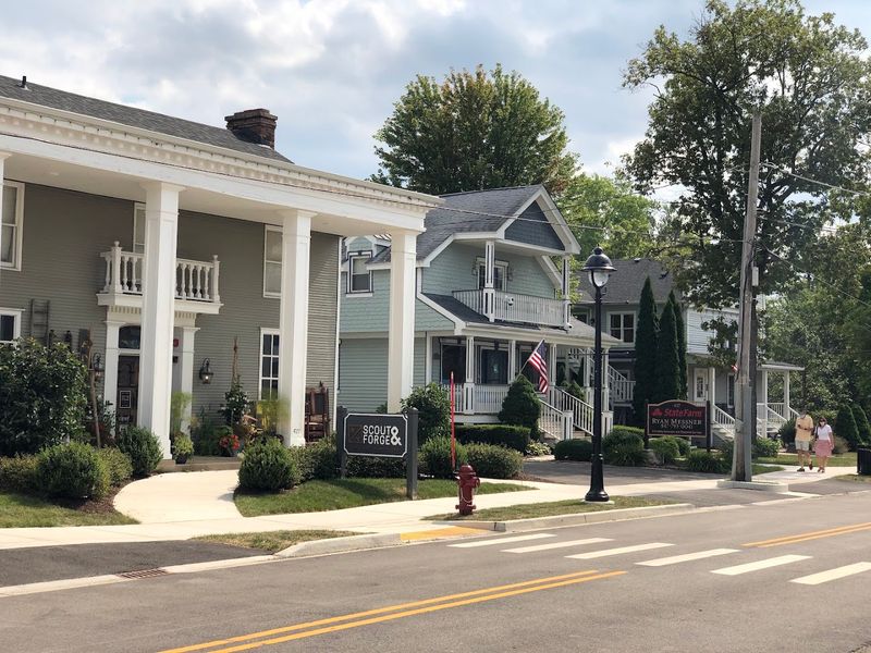Boutique Shopping Without the Big-City Rush