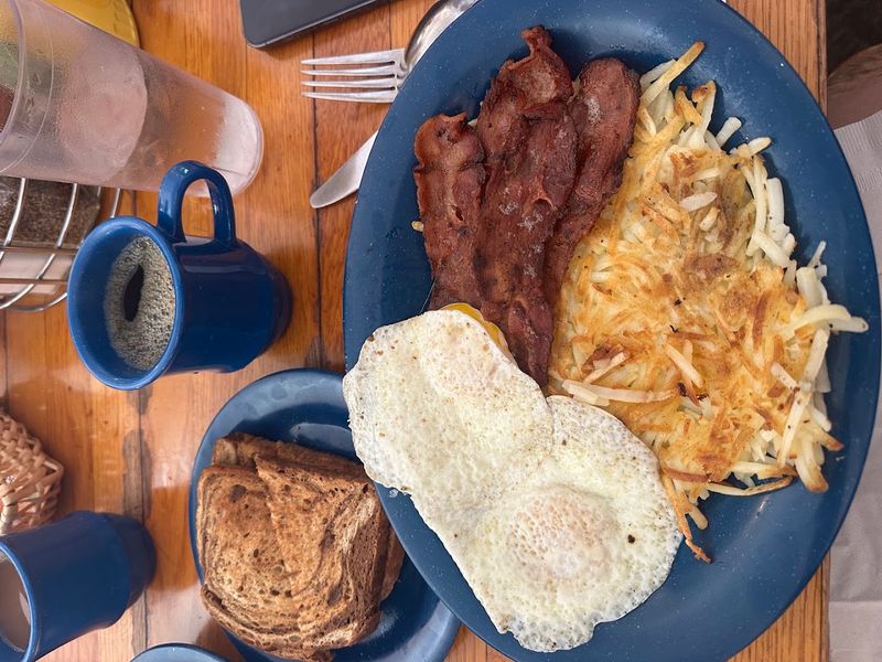 Breakfast Worth Setting an Alarm For