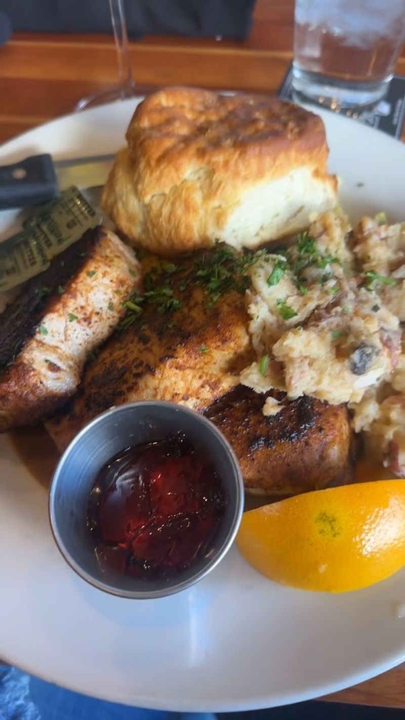 Brunch at the Lake Is Its Own Kind of Special Brunch at the Lake Is Its Own Kind of Special