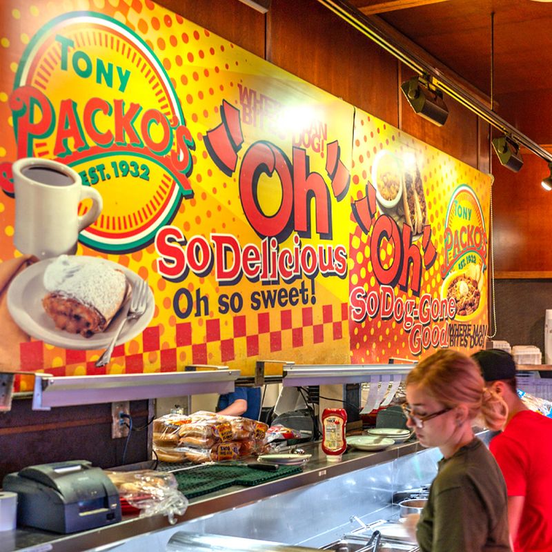 Cafeteria-Style Ordering That Keeps Things Moving Cafeteria-Style Ordering That Keeps Things Moving