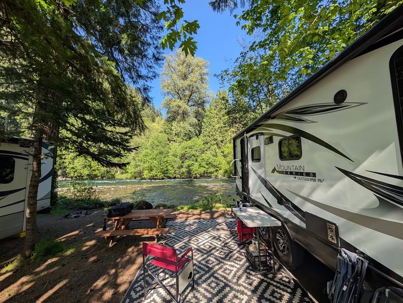 Camping Along the McKenzie River Camping Along the McKenzie River