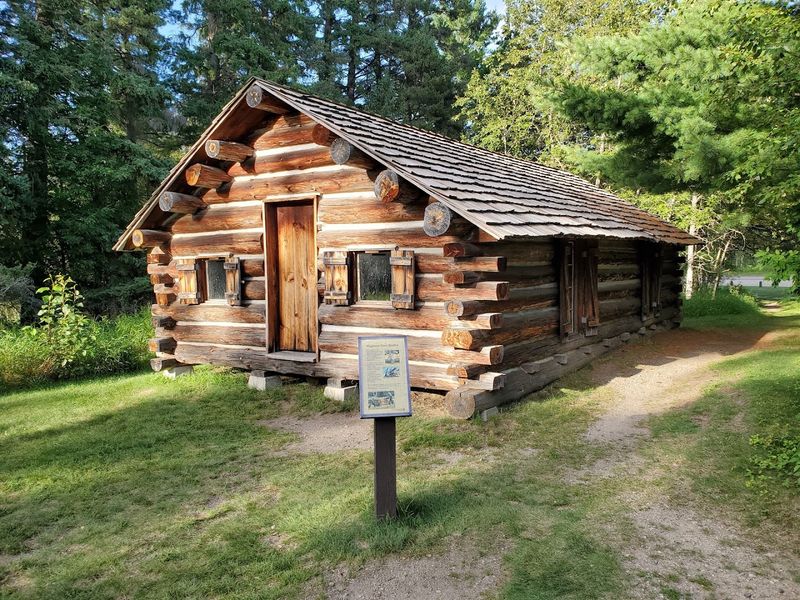 Camping Options That Range From Rustic Cabins to Full Campgrounds Camping Options That Range From Rustic Cabins to Full Campgrounds