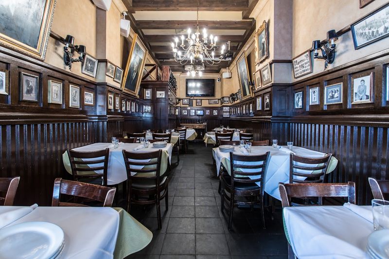 Carmine's Italian Restaurant, Times Square and Upper West Side, Manhattan Carmine's Italian Restaurant, Times Square and Upper West Side, Manhattan