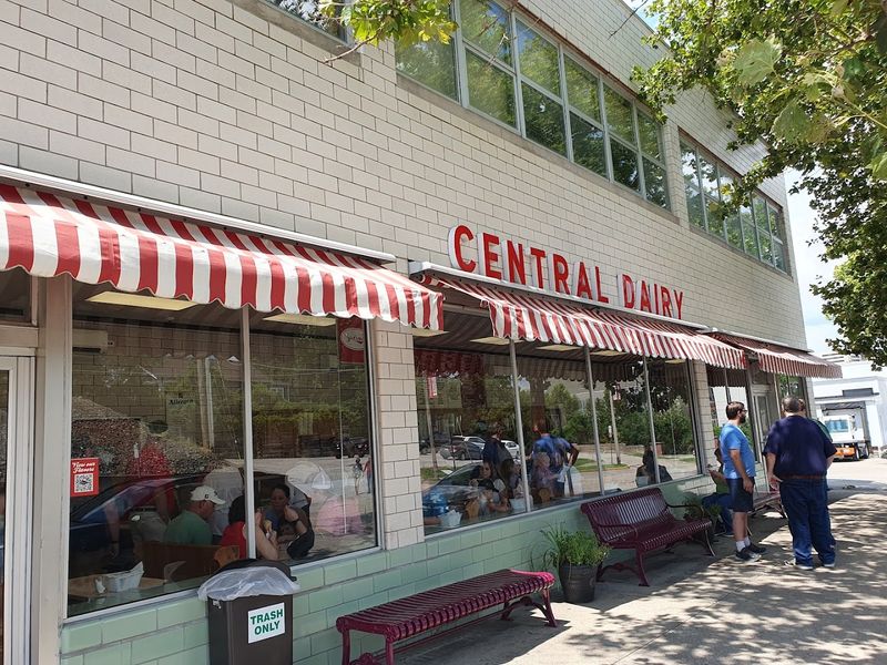 Central Dairy Ice Cream Parlor, Jefferson City, Missouri Central Dairy Ice Cream Parlor, Jefferson City, Missouri