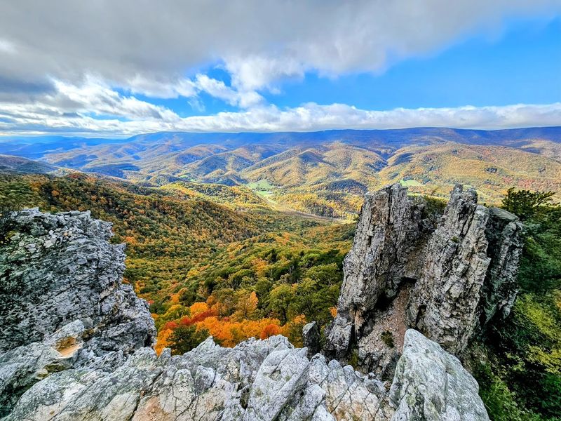 Chimney Top Via North Fork Mountain Trail, Cabins, West Virginia