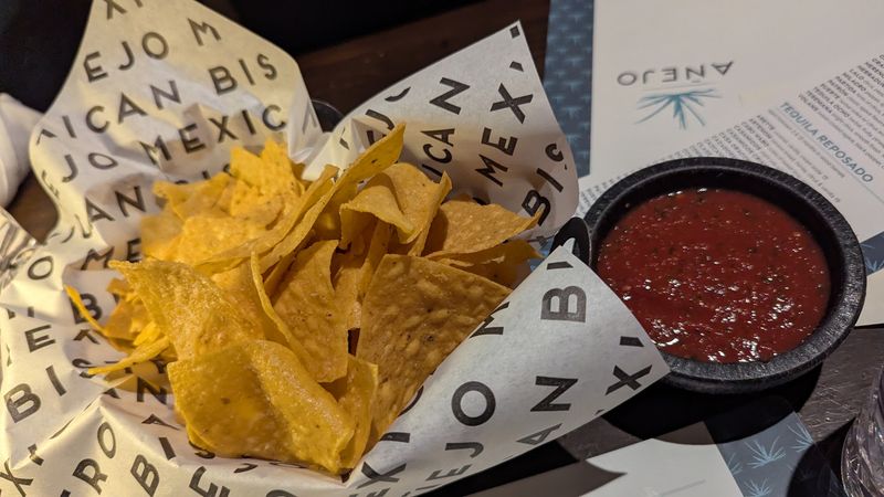 Chips, Salsa, and the Welcome That Sets the Tone Chips, Salsa, and the Welcome That Sets the Tone