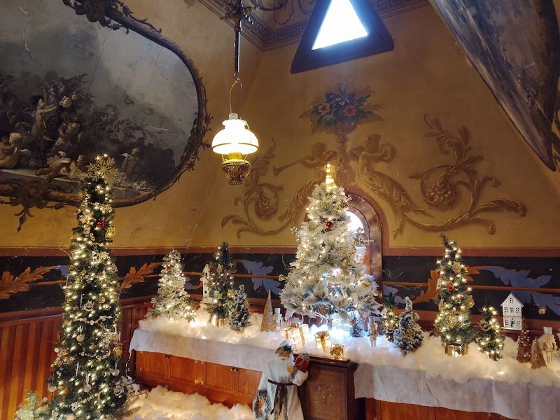 Christmas at the Folly Is a Whole Other Experience Christmas at the Folly Is a Whole Other Experience