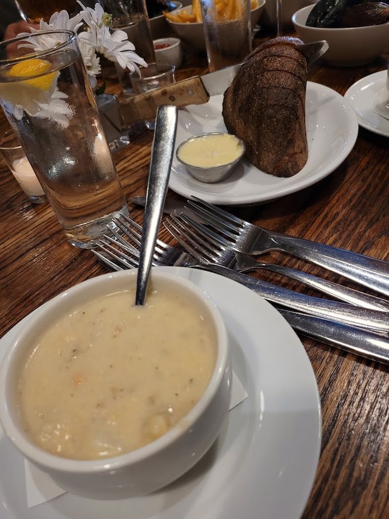 Clam Chowder, Mussels, and the Comfort Side of the Menu