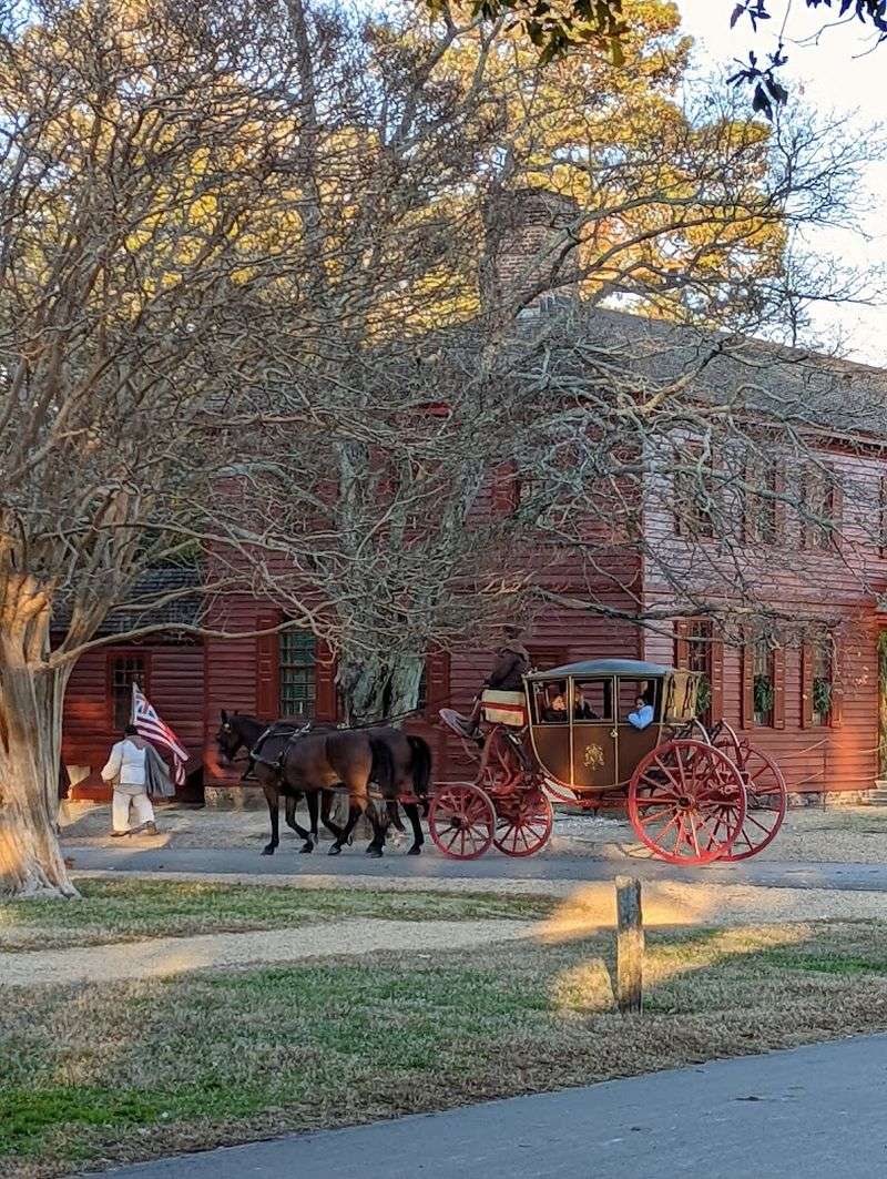 Colonial Williamsburg: Where History Walks the Streets Colonial Williamsburg: Where History Walks the Streets