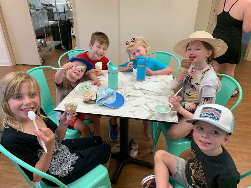 Community Events That Turn a Dessert Stop into a Local Tradition Community Events That Turn a Dessert Stop into a Local Tradition