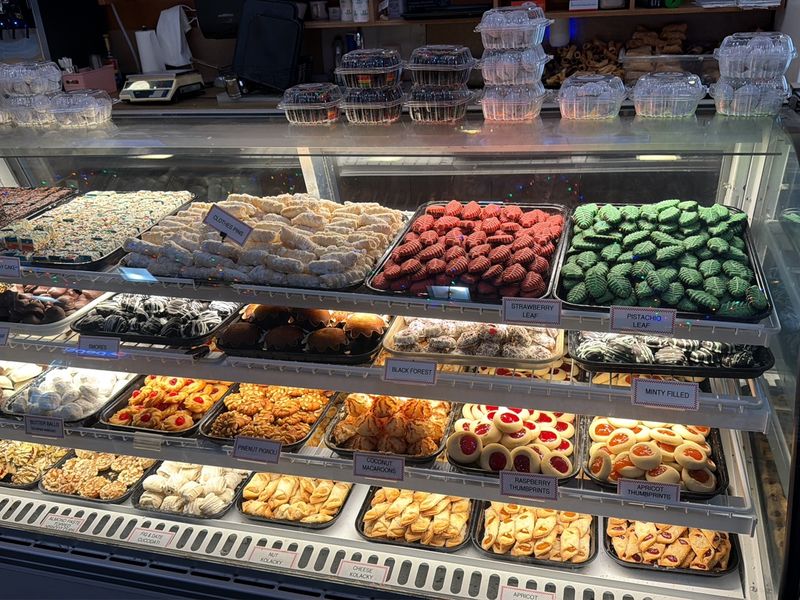 Cookie Trays That Speak to Italian-American Tradition