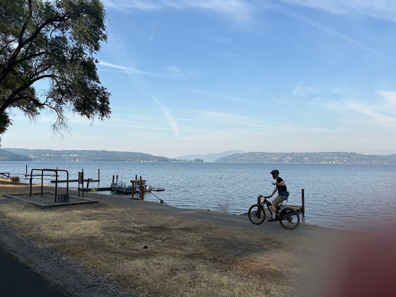 Cycling This Parkway: What the Ride Actually Feels Like