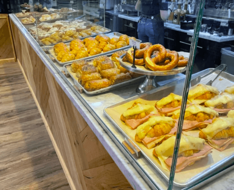 Dining Options That Keep People Staying Longer Dining Options That Keep People Staying Longer