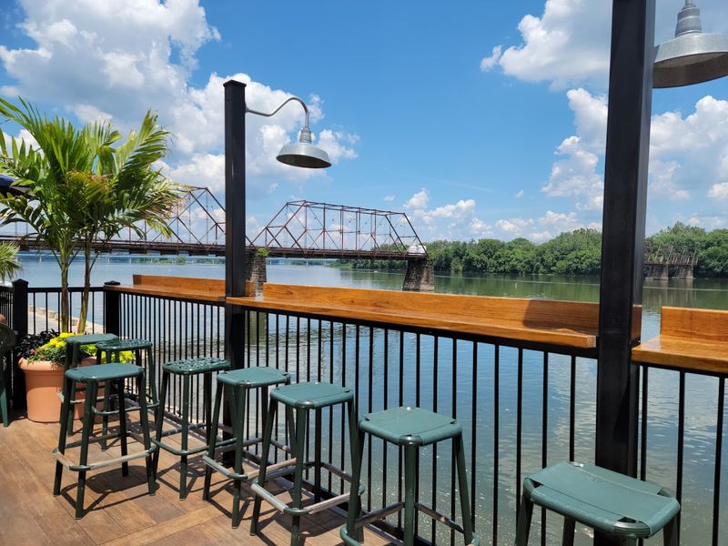 Dockside Willies, Lemoyne, Pennsylvania