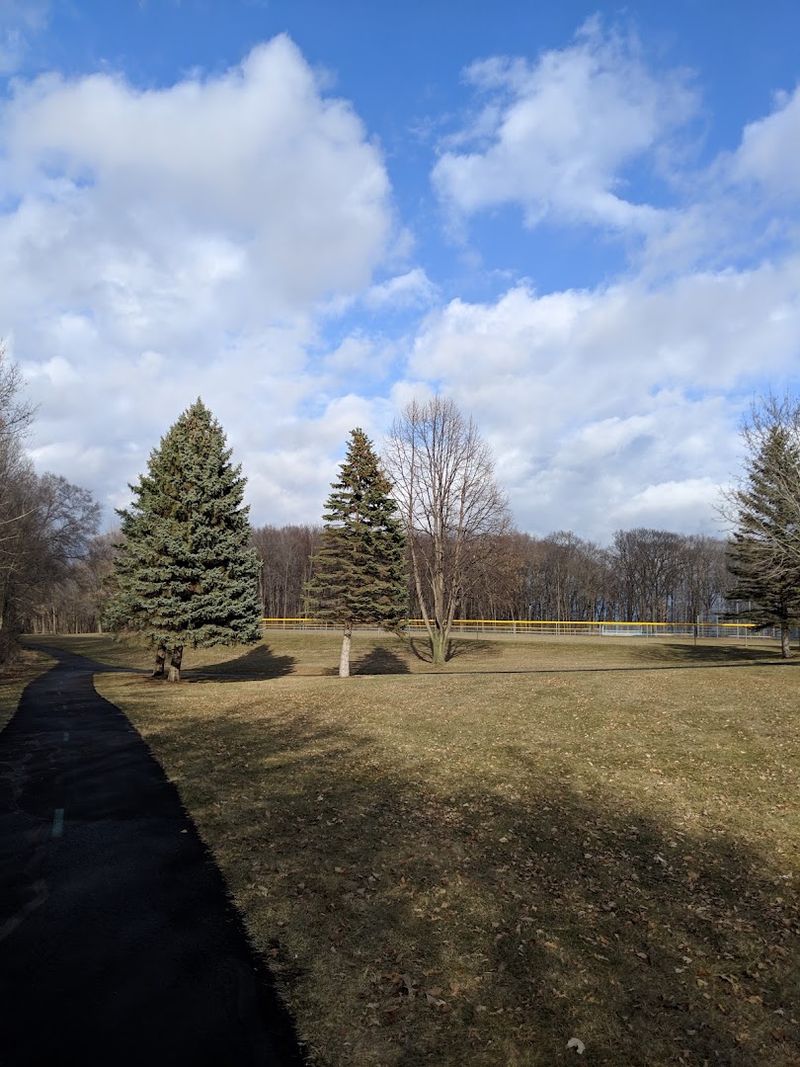 Dog-Friendly Trails and Open Space Dog-Friendly Trails and Open Space