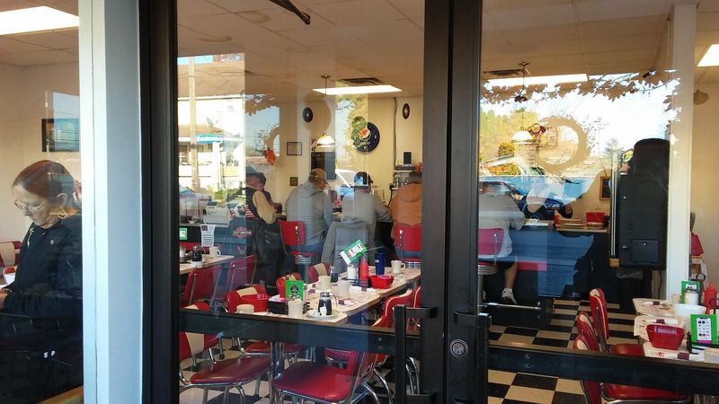 Dolly's Diner: The Hearty Partner Sharing the Same Roof Dolly's Diner: The Hearty Partner Sharing the Same Roof