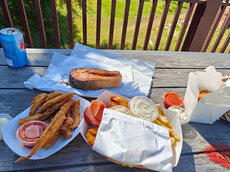 Eating Outside by the River and the Drawbridge Eating Outside by the River and the Drawbridge