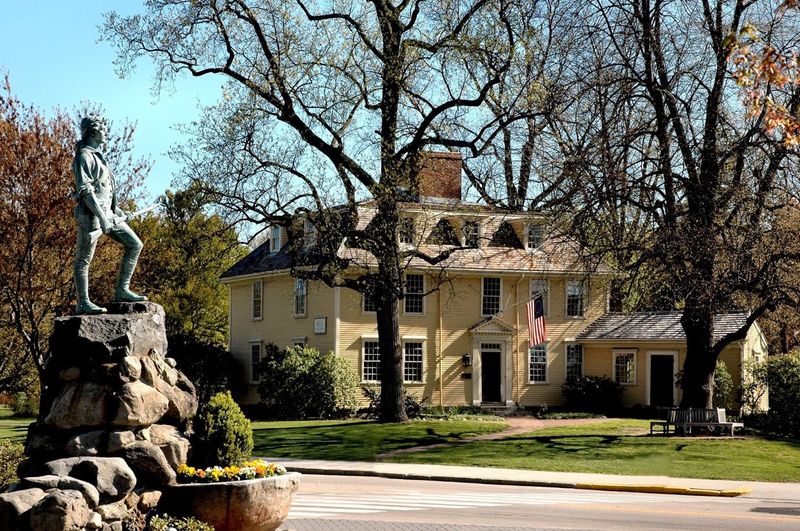 Enter The Tavern Where Lexington's Militia Waited For The British Enter The Tavern Where Lexington's Militia Waited For The British