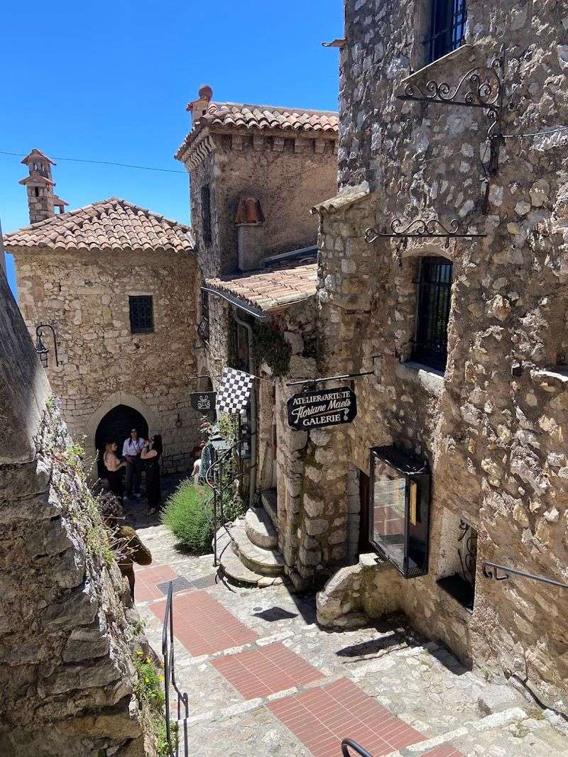 Èze Village, Èze, Provence-Alpes-Côte d'Azur, France Èze Village, Èze, Provence-Alpes-Côte d'Azur, France