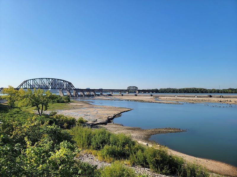 Falls of the Ohio State Park, Clarksville, Indiana Falls of the Ohio State Park, Clarksville, Indiana