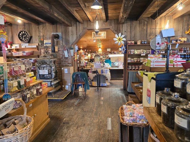 Family-Run Shops Give It a Heartbeat Family-Run Shops Give It a Heartbeat