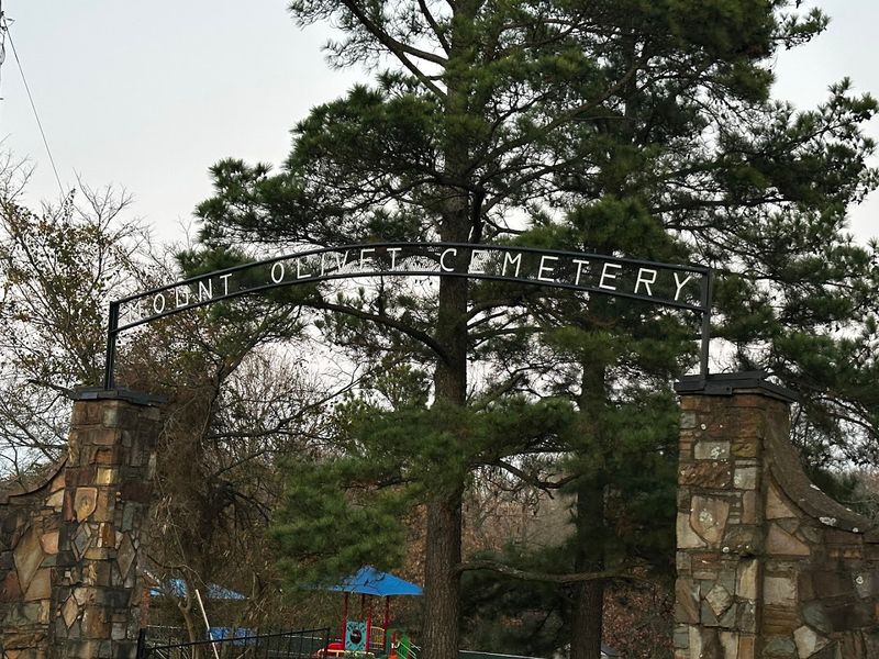Finding Mt Olivet Cemetery in Hugo, Oklahoma Finding Mt Olivet Cemetery in Hugo, Oklahoma