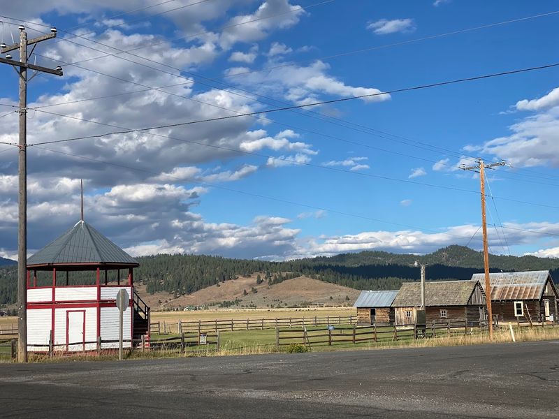 Finding the Townsite: Location and First Impressions Finding the Townsite: Location and First Impressions
