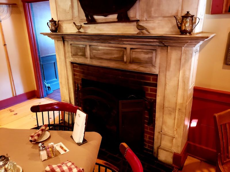 Fireplaces That Do More Than Just Heat the Room Fireplaces That Do More Than Just Heat the Room