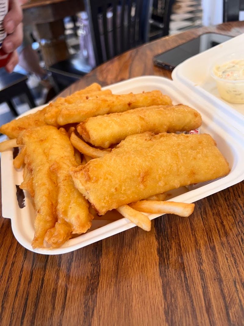 Fish and Chips That Hold Their Own Fish and Chips That Hold Their Own