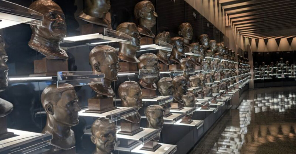 Football’s Greatest Legends Are Honored at This Iconic Ohio Museum