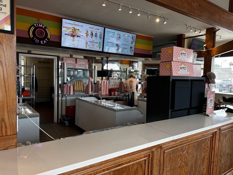 Free Samples and Friendly Staff Make the Visit Easy Free Samples and Friendly Staff Make the Visit Easy
